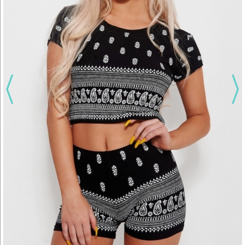Black & White Set!